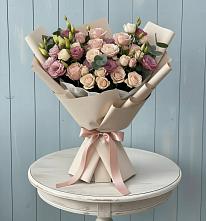 Букет цветов из:  Розы и Лизиантусы в Заюково