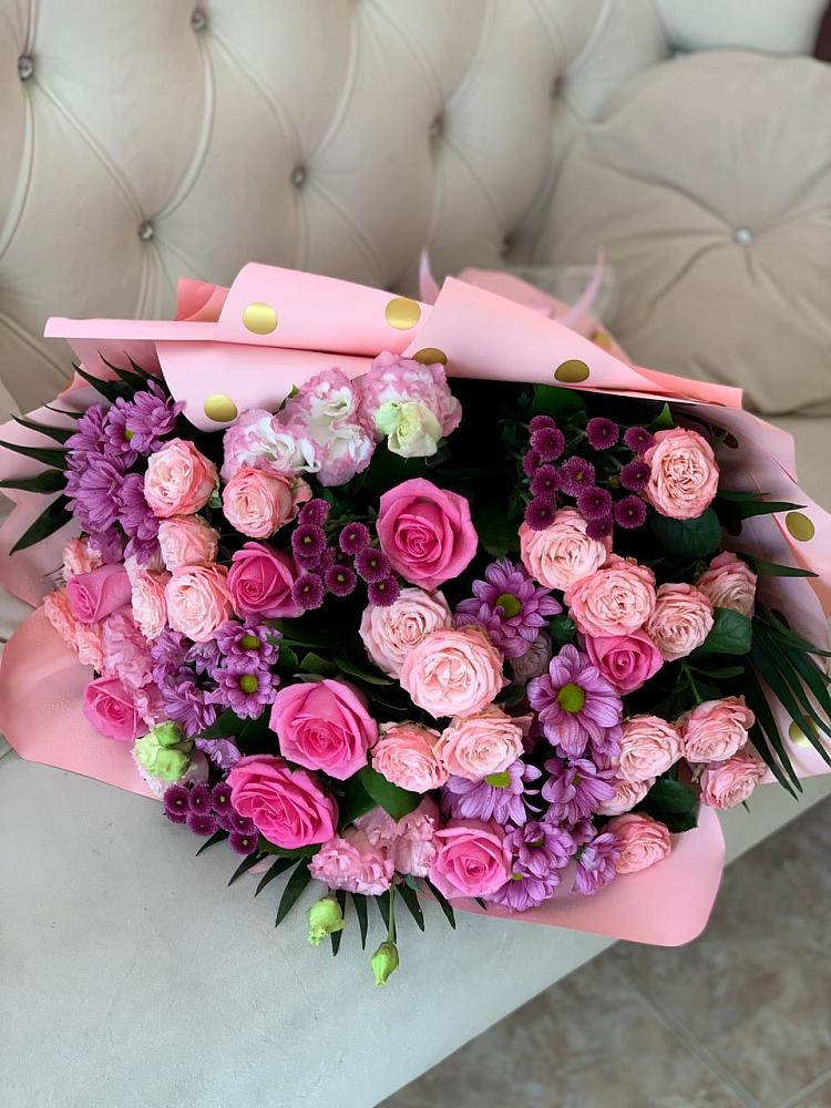 Букет цветов из: Хризантемы, Розы и Лизиантусы в Заюково