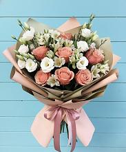 Букет цветов из:  Розы, Альстромерии и Лизиантусы в Заюково