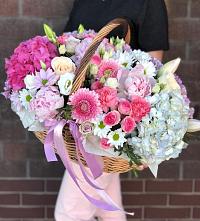 Композиция солнечный день в Заюково Цветочная композиция из Розы, Хризантемы, Пионы и Лизиантусы в корзине в Заюково