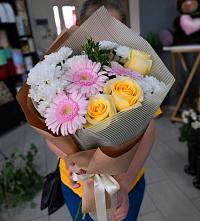 Букет цветов из:  Герберы, Розы и Хризантемы в Заюково