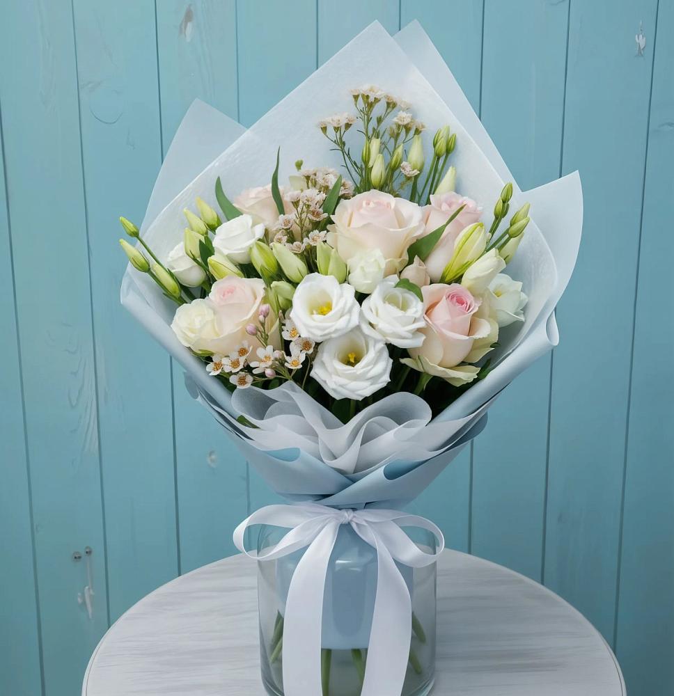 Букет цветов из: Розы и Лизиантусы в Заюково