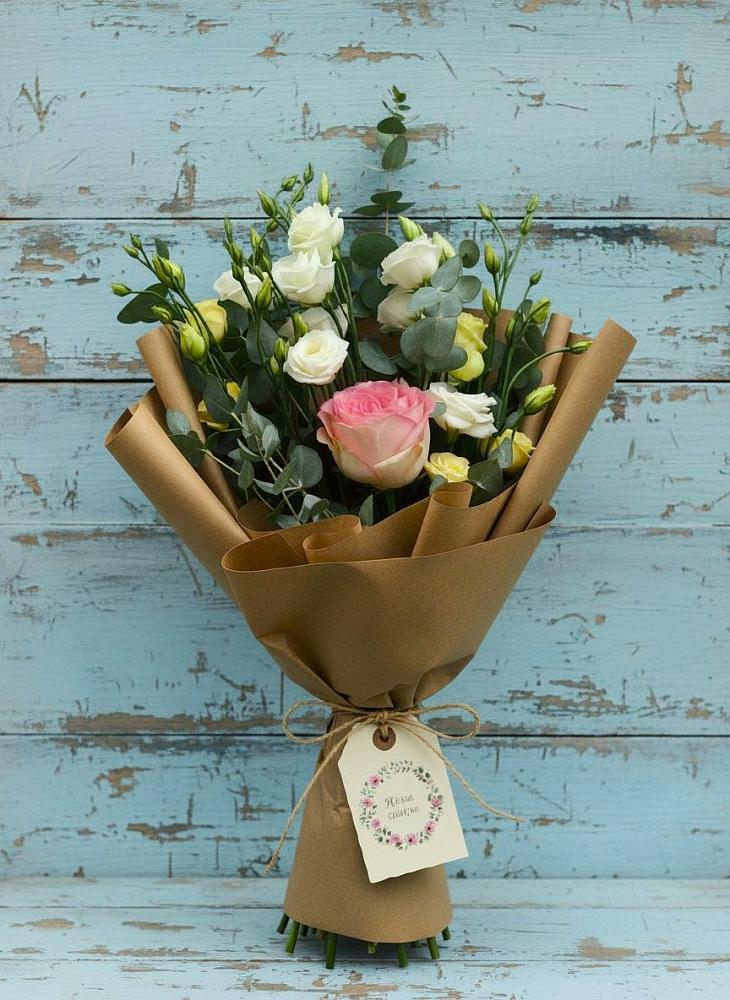 Букет цветов из: Розы и Лизиантусы в Заюково