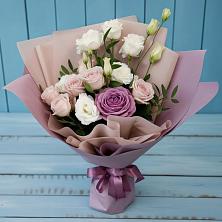 Букет цветов из:  Розы и Лизиантусы в Заюково
