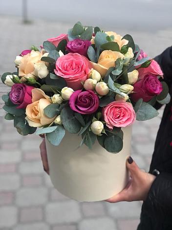 Цветочная композиция из Розы в шляпной коробке в Заюково