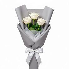 Букет 3 белые розы в Заюково