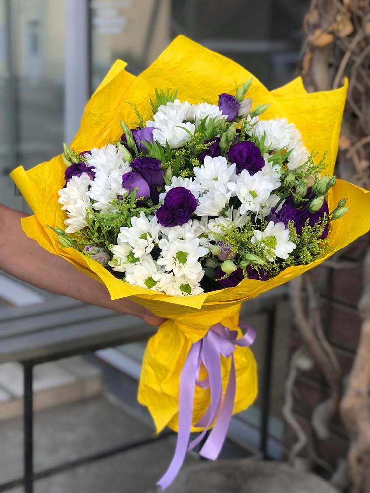 Букет цветов из: Ирисы, Хризантемы и Ромашки в Заюково