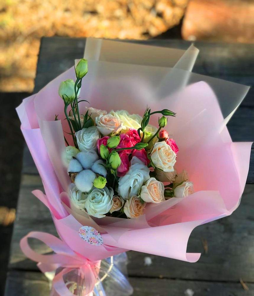 Букет цветов из: Розы и Лизиантусы в Заюково