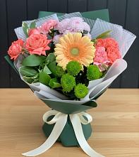Букет цветов из:  Гвоздики, Розы, Герберы и Хризантемы в Заюково