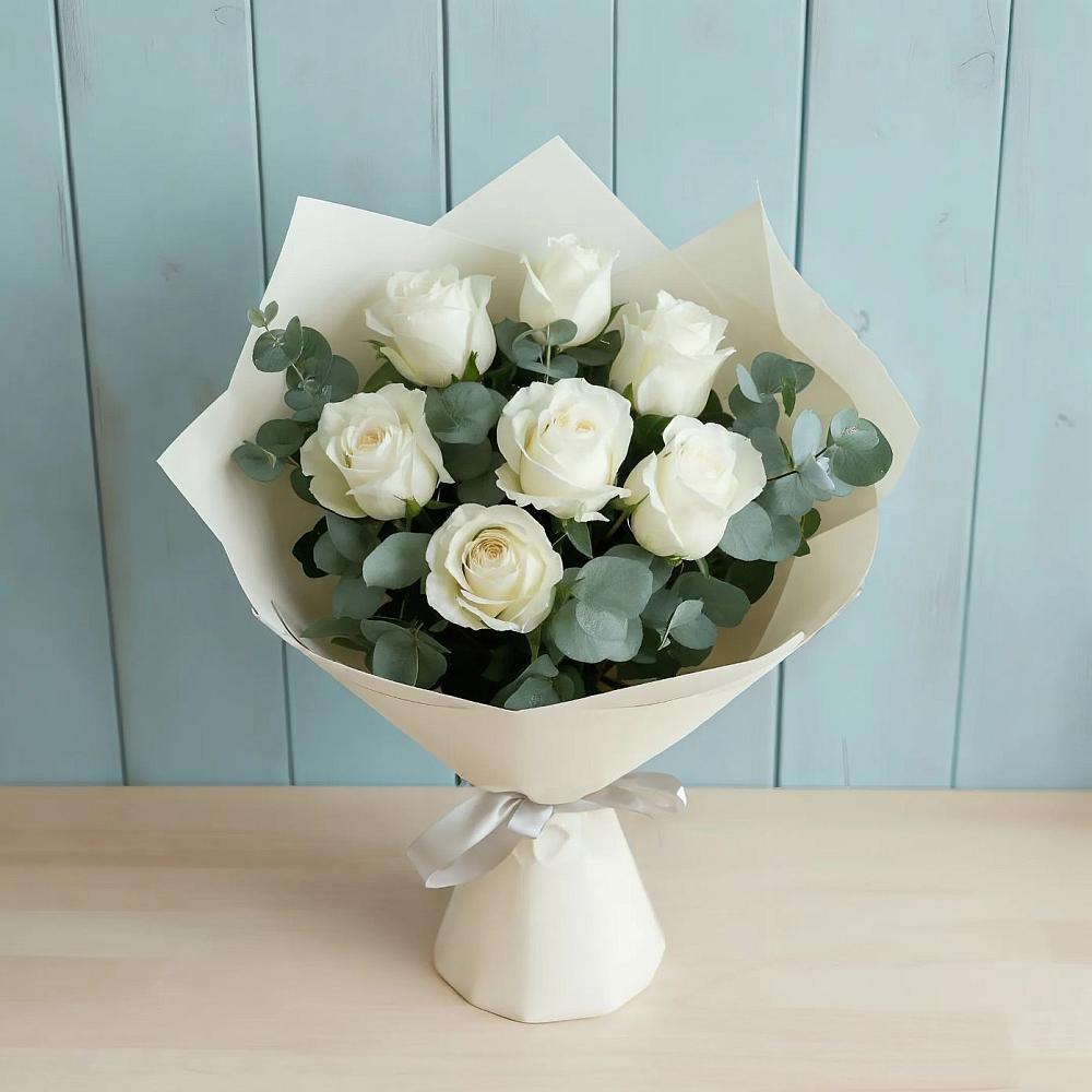 Букет Белые розы в Эвкалипте в Заюково