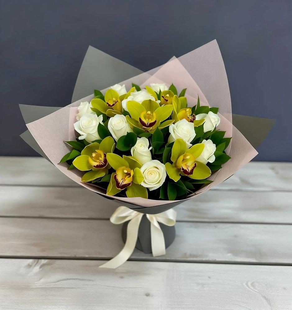 Букет цветов из: Орхидеи и Розы в Заюково