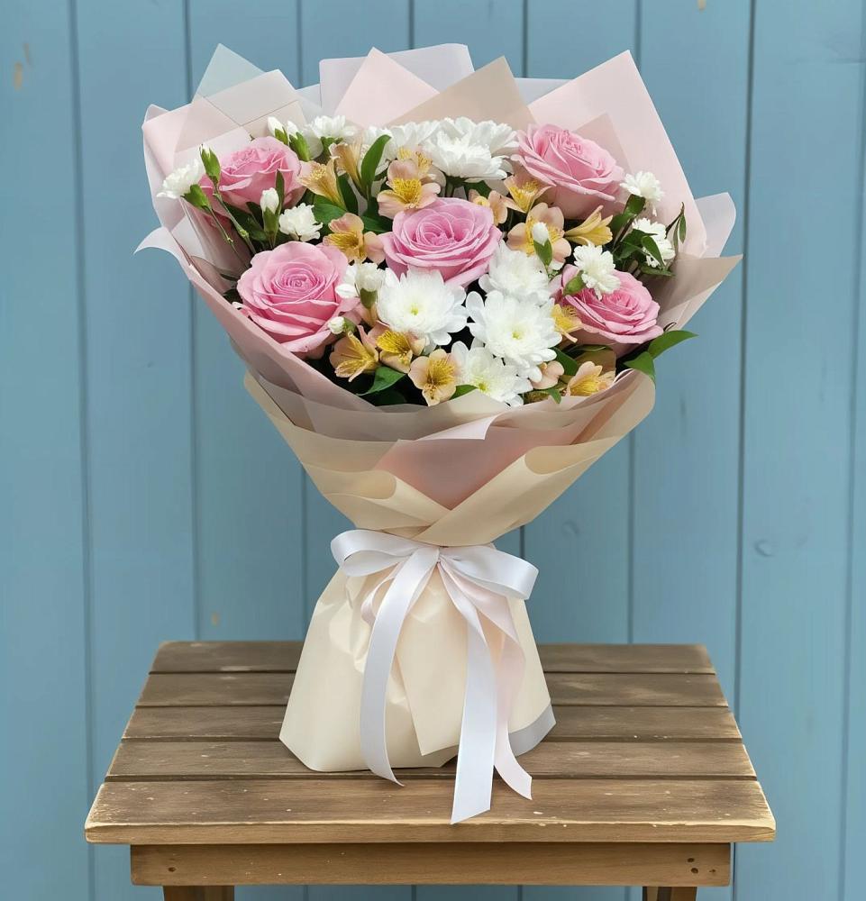 Букет цветов из: Гвоздики, Орхидеи и Розы в Заюково