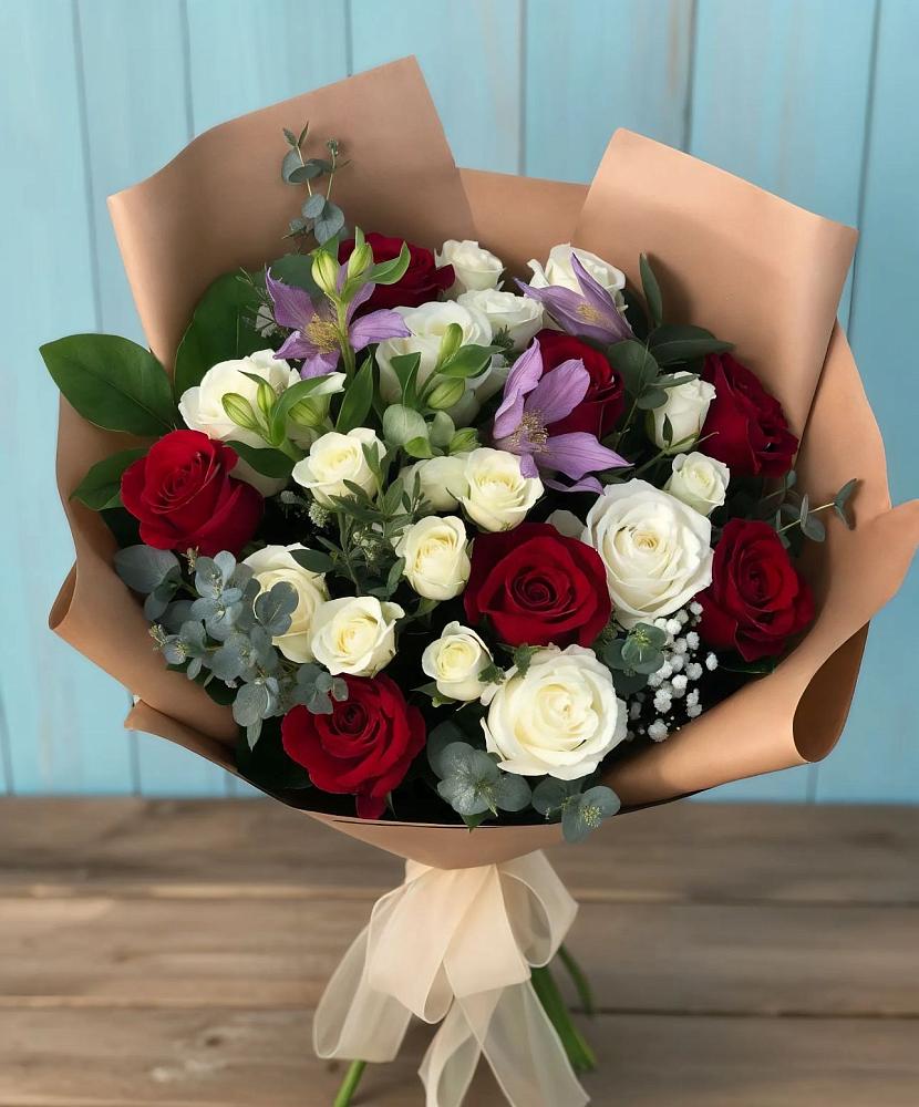 Букет цветов из: Розы и Альстромерии в Заюково