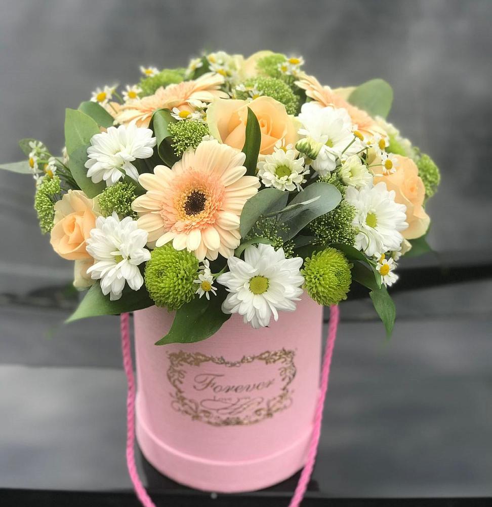 Цветочная композиция из Розы, Герберы и Хризантемы в шляпной коробке в Заюково