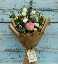 Букет цветов из:  Розы и Лизиантусы в Заюково
