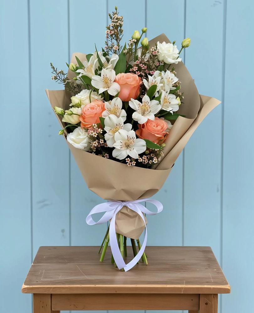 Букет цветов из: Альстромерии, Лизиантусы, Розы и Хризантемы в Заюково