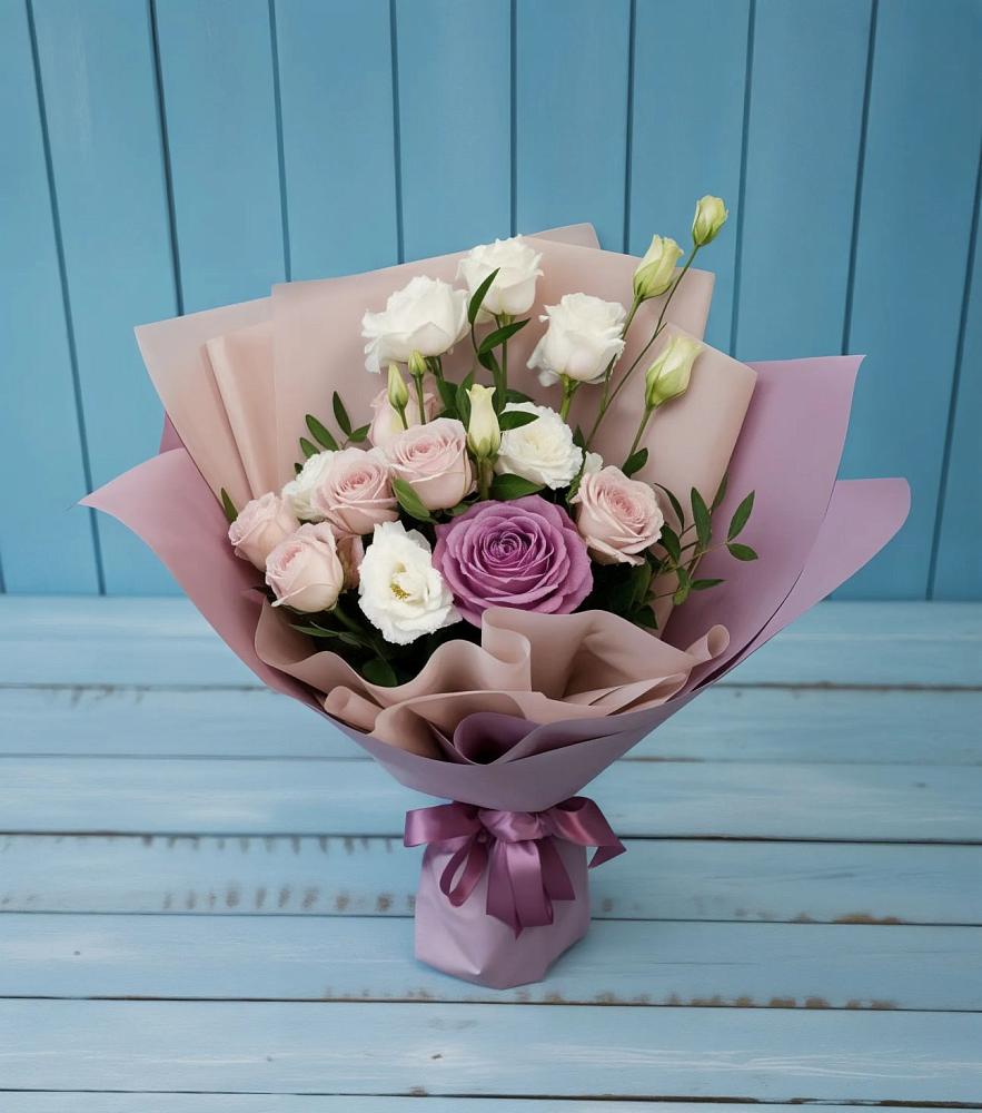 Букет цветов из: Розы и Лизиантусы в Заюково